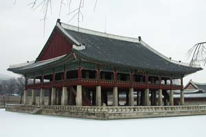 景福宮です。１万ウオン札に描かれている建物です。クリックすると画像が開きます